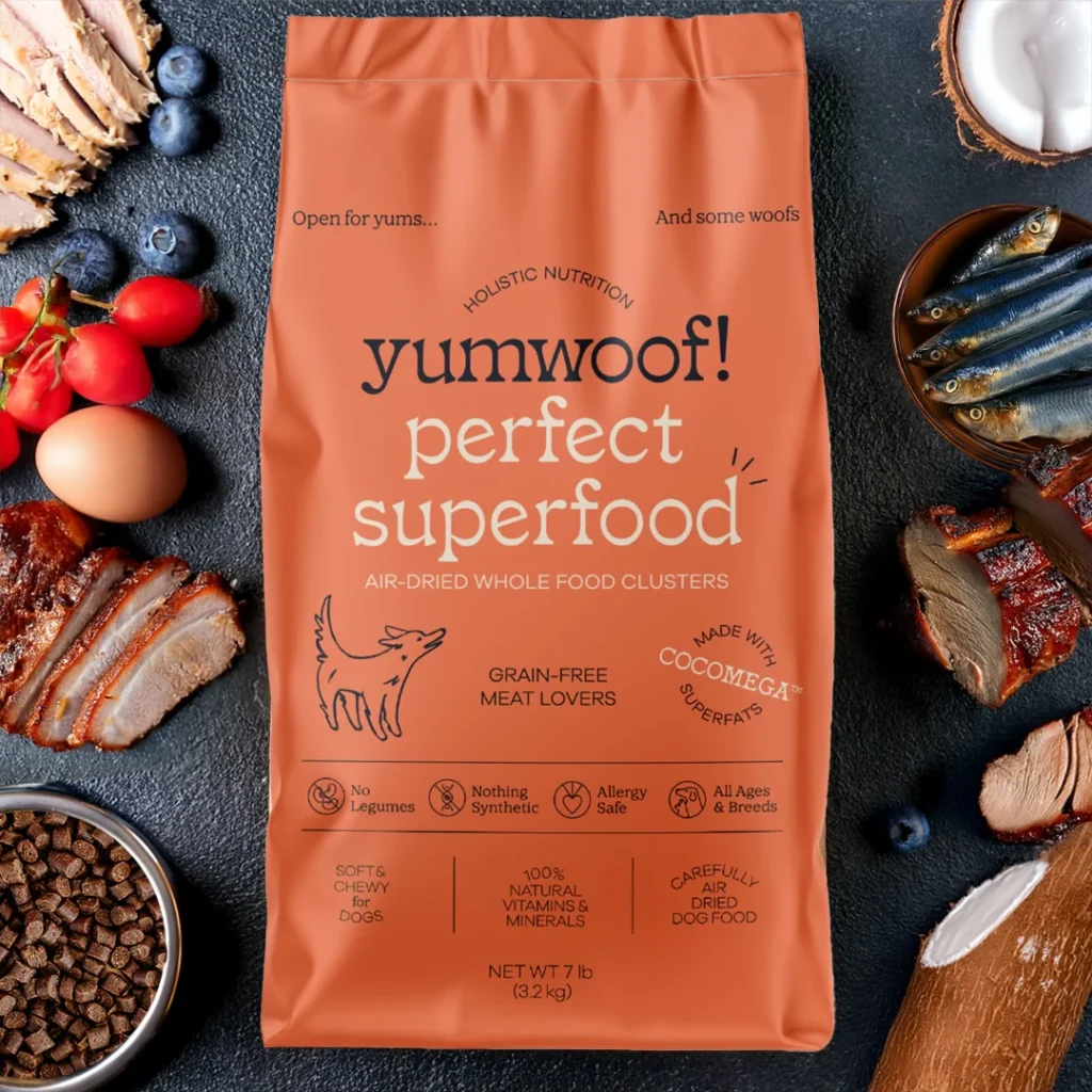 Yumwoof Low-Carb Dog Food presents an innovative approach to pet nutrition, addressing the growing concerns among pet owners regarding starch-heavy diets.
